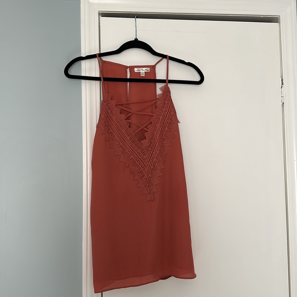 Nine Britton ( Aramita Lace Detail Blouse)